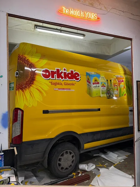 A2 Reklam tarafından İstanbul'da üretilen araç giydirme uygulaması - örnek proje fotoğrafı.