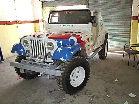 Türk bayrağı yıldız temalı özel Jeep araç giydirme - A2 Reklam tam folyo kaplama, ön görünüm.