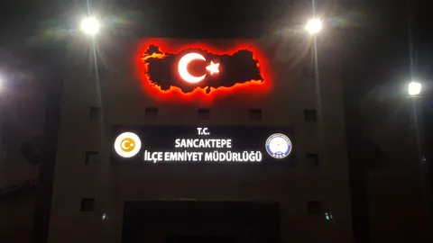 A2 Reklam tarafından İstanbul'da üretilen cephe tabela uygulaması - örnek proje fotoğrafı.