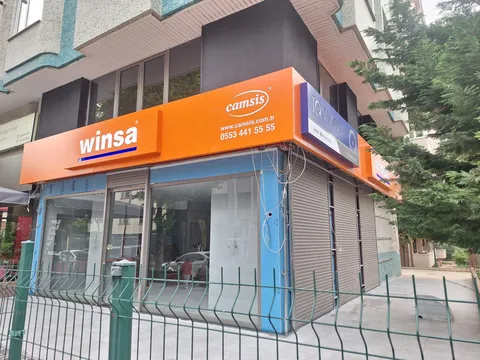 A2 Reklam tarafından İstanbul'da üretilen cephe tabela uygulaması - örnek proje fotoğrafı.