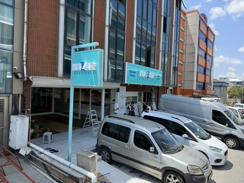 A2 Reklam tarafından İstanbul'da üretilen fener tabela uygulaması - örnek proje fotoğrafı.