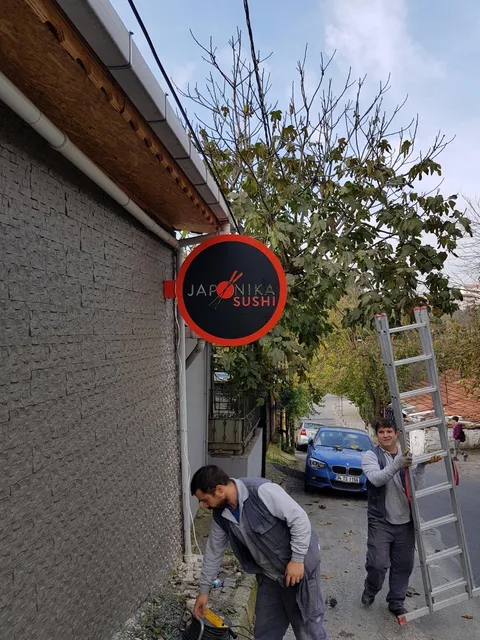 A2 Reklam tarafından İstanbul'da üretilen fener tabela uygulaması - örnek proje fotoğrafı.
