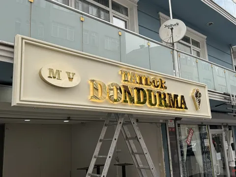 A2 Reklam tarafından İstanbul'da üretilen paslanmaz harfler uygulaması - örnek proje fotoğrafı.