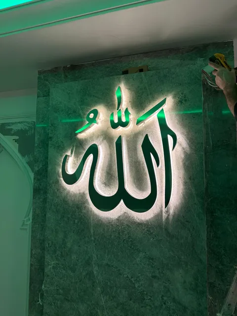 A2 Reklam tarafından İstanbul'da üretilen paslanmaz harfler uygulaması - örnek proje fotoğrafı.