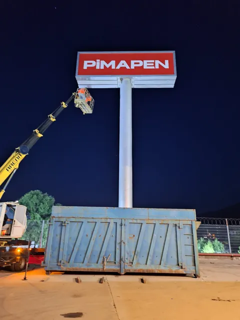 A2 Reklam tarafından İstanbul'da üretilen totem tabela uygulaması - örnek proje fotoğrafı.